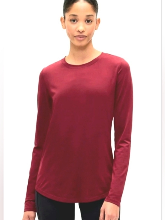 GAP Tops - GapFit Brushed Jersey Curved-Hem T-Shirt Size XS